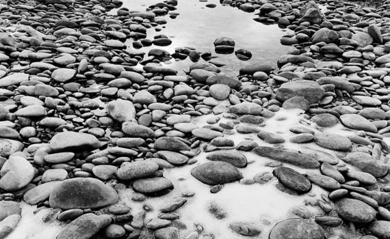 Galet neige et reflets